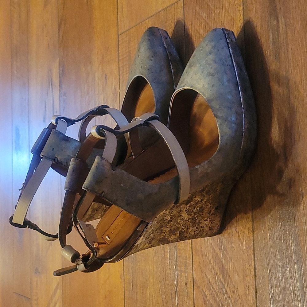 Women's sz 37 Reed Krakoff metallic heels